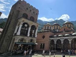 Foto {1} di {2}
