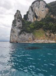 Foto {1} di {2}