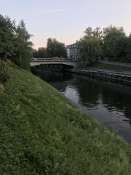 Foto {1} di {2}