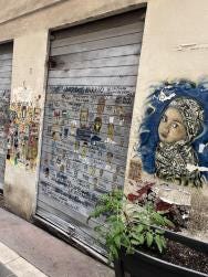 Foto {1} di {2}
