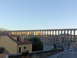 Foto {1} di {2}