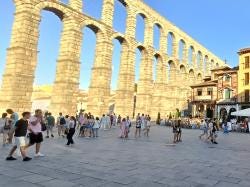 Foto {1} di {2}