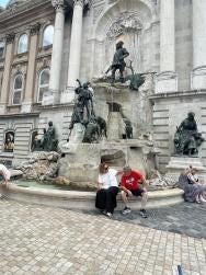 Foto {1} di {2}