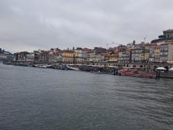 Foto {1} di {2}