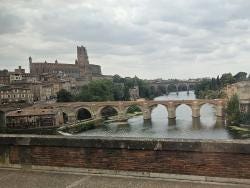 Foto {1} di {2}