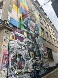 Foto {1} di {2}