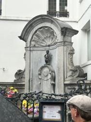 Foto {1} di {2}