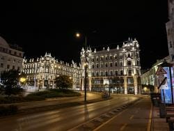 Foto {1} di {2}