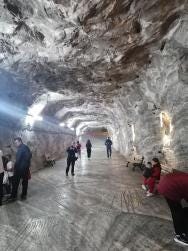 Foto {1} di {2}