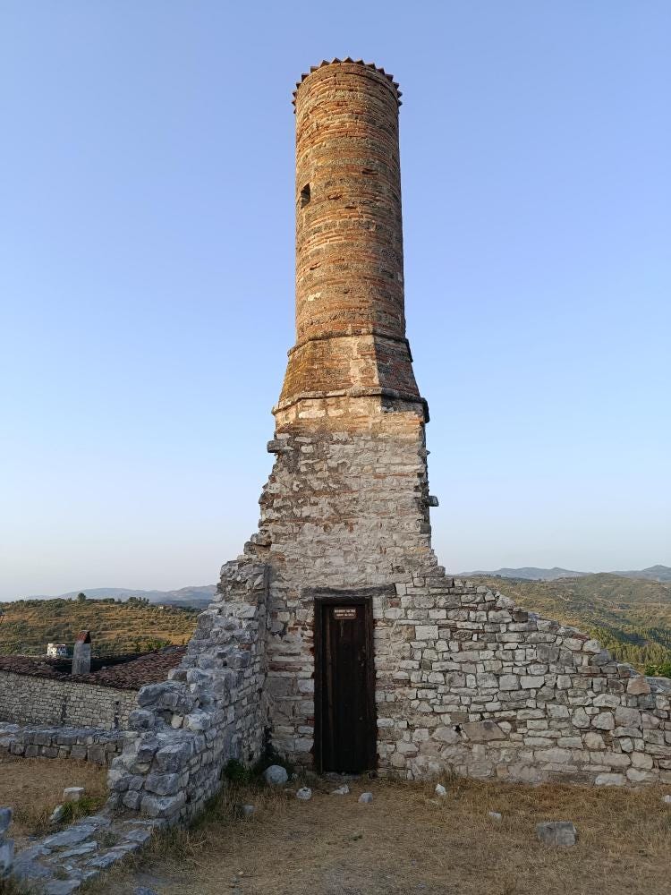 Foto 2 di 2