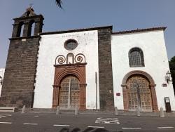 Foto {1} di {2}