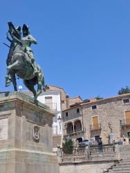 Foto {1} di {2}
