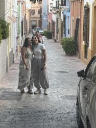 Foto {1} di {2}
