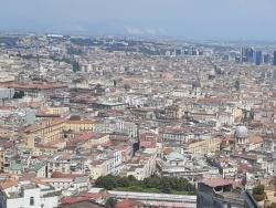 Foto {1} di {2}