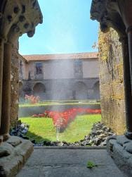 Foto {1} di {2}