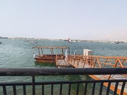 Foto {1} di {2}