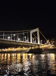 Foto {1} di {2}