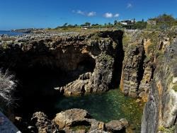 Image {1} of {2}