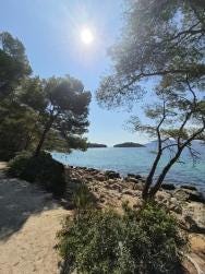 Foto {1} di {2}