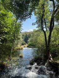 Foto {1} di {2}