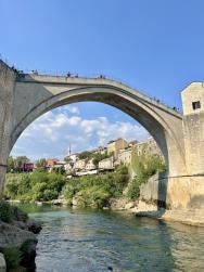 Foto {1} di {2}