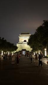 Foto {1} di {2}