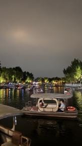 Foto {1} di {2}