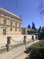 Foto {1} di {2}