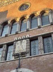 Foto {1} di {2}