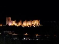 Foto {1} di {2}