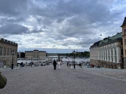 Foto {1} di {2}