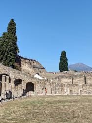 Foto {1} di {2}