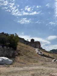 Foto {1} di {2}