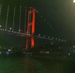 Foto {1} di {2}