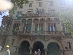 Foto {1} di {2}