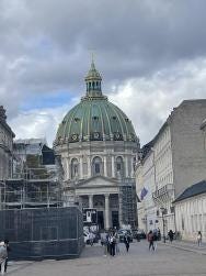 Foto {1} di {2}