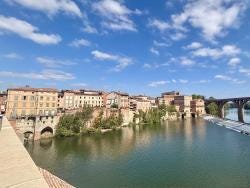 Foto {1} di {2}