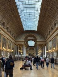 Image {1} of {2}