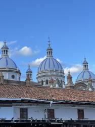 Foto {1} di {2}