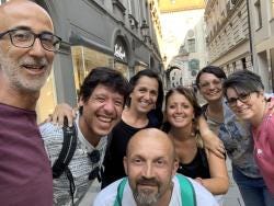 Foto {1} di {2}