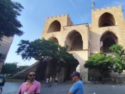 Foto {1} di {2}