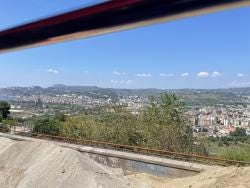 Foto {1} di {2}