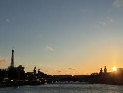 Foto {1} di {2}