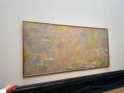 Foto {1} di {2}