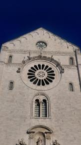 Foto {1} di {2}