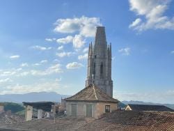 Foto {1} di {2}
