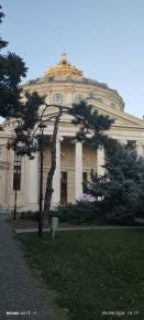 Foto {1} di {2}