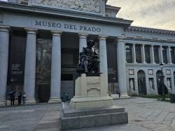 Foto {1} di {2}