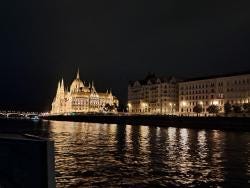 Foto {1} di {2}