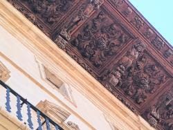 Foto {1} di {2}